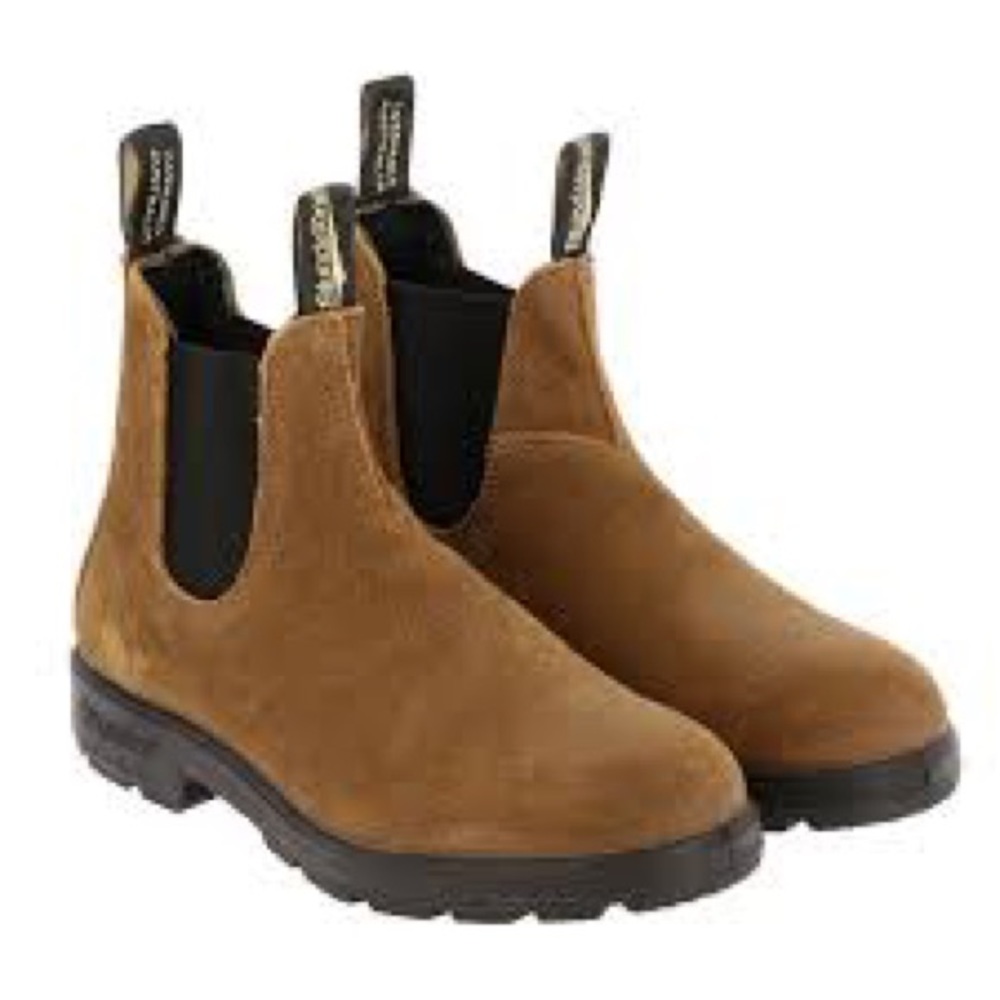 BLUNDSTONES